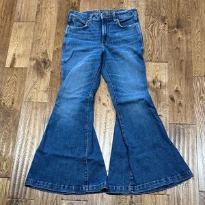 Women's Wrangler Hi Rise Flare Jeans. Sz 29x32